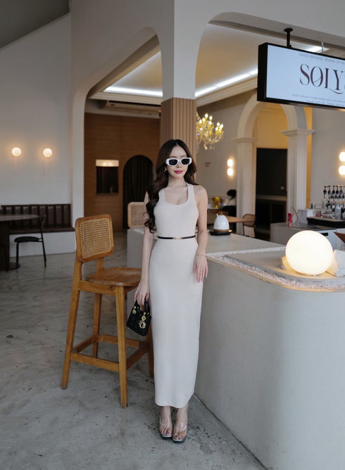 Sleeveless Slim Fitted Long Dress With Belt